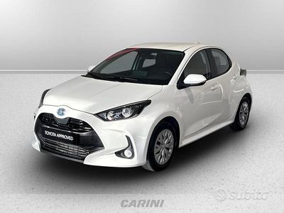 Usata Toyota Yaris Hybrid Active 116 CV (85 kW) 2023 Bianco Berlina