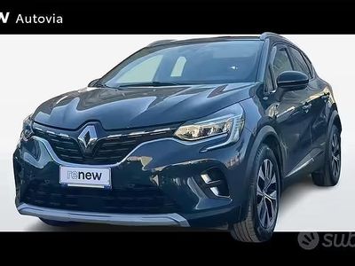 Usata Renault Captur Techno 160 CV (117 kW) 2023 Blu scuro SUV