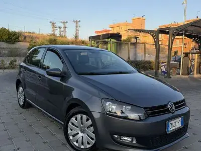 Usata VW Polo Comfortline 75 CV (55 kW) 2012 Grigio Utilitaria