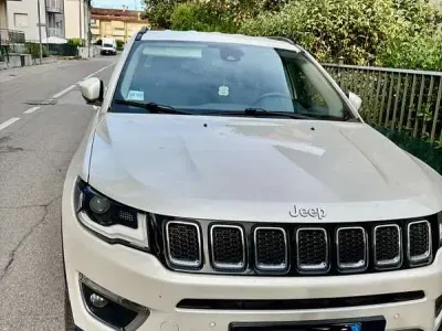 Usata Jeep Compass Limited 140 CV (102 kW) 2019 Bianco SUV