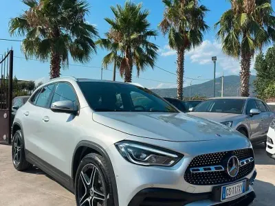 Usata Mercedes GLA200 Executive 150 CV (110 kW) 2022 Grigio SUV