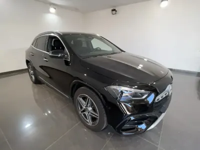 Usata Mercedes GLA200 Advanced Plus 150 CV (110 kW) 2024 Nachtschwarz  unilack SUV