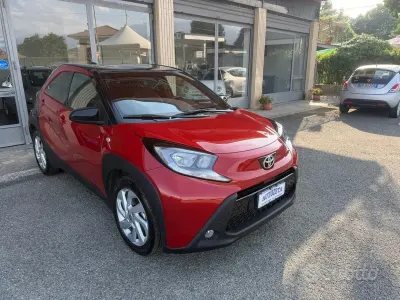 Usata Toyota Aygo X Trend 72 CV (52 kW) 2022 Rosso SUV