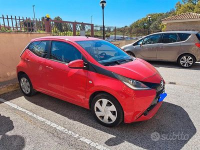 Usata Toyota Aygo 69 CV (50 kW) 2018 Rosso Utilitaria