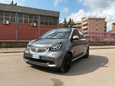 Begagnad Smart ForFour 71 HK (52 kW) 2016 Grå Halvkombi