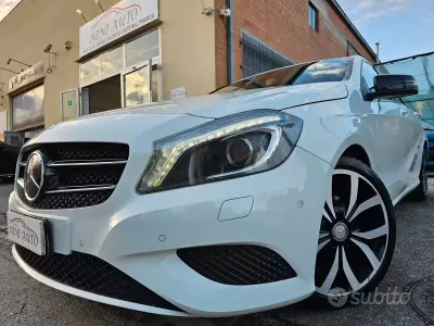 Käytetty Mercedes A200 136 HP (100 kW) 2013 Valkoinen Sedan
