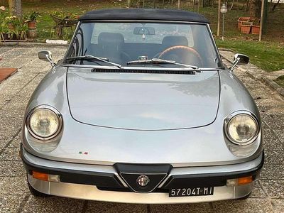 Usata Alfa Romeo Spider Veloce 103 CV (75 kW) 1983 Argento Cabrio