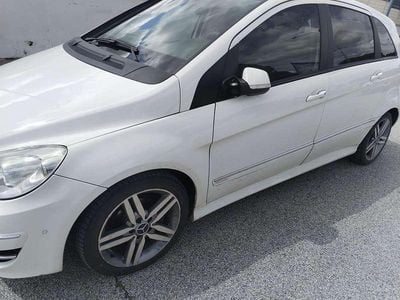 Begagnad Mercedes B200 Premium 140 HK (102 kW) 2010 Vit Minibuss