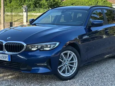 Usata BMW 318 Advantage 150 CV (110 kW) 2020 Blu/azzurro Station wagon