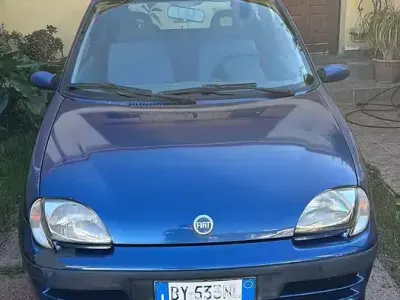 Usata Fiat 600 54 CV (39 kW) 2001 Bluazzurro Berlina