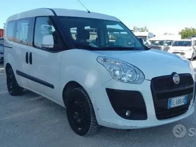 Begagnad Fiat Doblò 120 HK (88 kW) 2012 Vit Minibuss