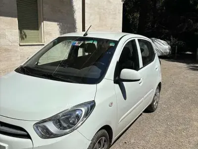 Usata Hyundai i10 69 CV (50 kW) 2013 Bianco Utilitaria