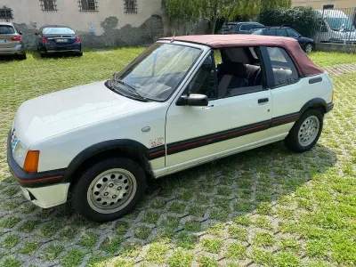 Usata Peugeot 205 113 CV (83 kW) 1990 Bianco Cabrio