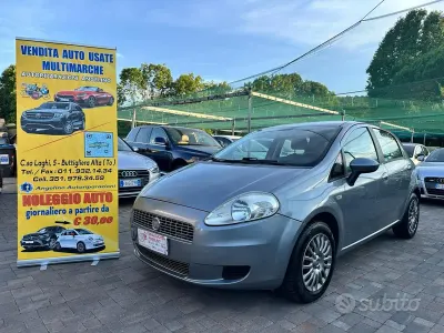 Usata Fiat Grande Punto 75 CV (55 kW) 2010 Grigio Utilitaria