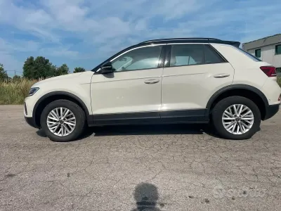 Usata VW T-Roc Style 110 CV (80 kW) 2024 Beige SUV