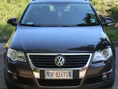 Usata VW Passat Highline 140 CV (102 kW) 2007 Marrone Station wagon