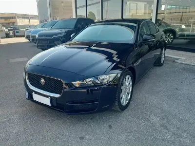 Usata Jaguar XE Pure 180 CV (132 kW) 2018 Nero Berlina