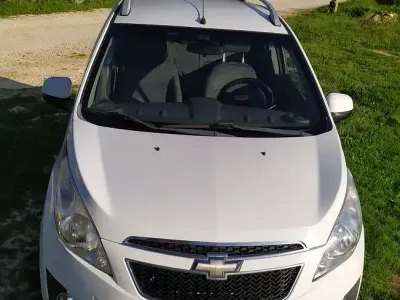 Begagnad Chevrolet Spark LS 82 HK (60 kW) 2010 Vit Halvkombi