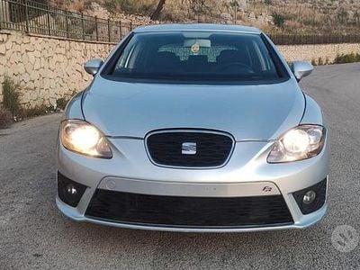Usado Seat Leon FR 170 HP (125 kW) 2010 Cinzento Sedan