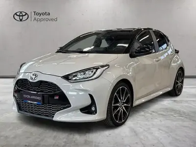 Usata Toyota Yaris Sport 2022 Ash grey bitone Utilitaria
