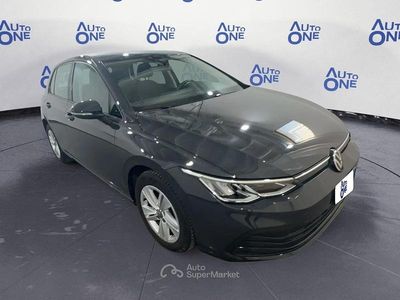 Usata VW Golf VIII Life 116 CV (85 kW) 2022 Gray Berlina