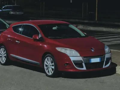 Begagnad Renault Mégane Coupé Luxe 110 HK (80 kW) 2010 Sportkupé