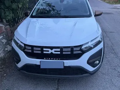 Usata Dacia Sandero 101 CV (74 kW) 2024 Bianco Berlina