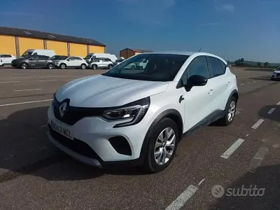 Usata Renault Captur Intens 101 CV (74 kW) 2022 Bianco SUV