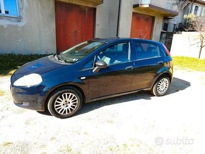 Usata Fiat Grande Punto Active 77 CV (56 kW) 2010 Blu Utilitaria