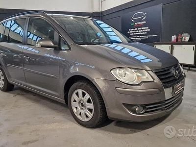 Usata VW Touran Highline 105 CV (77 kW) 2008 Grigio Monovolume