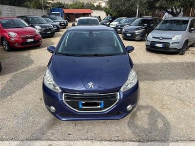 Usata Peugeot 208 Allure 91 CV (66 kW) 2015 Blu Utilitaria
