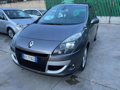 Usata Renault Scénic III Luxe 131 CV (96 kW) 2011 Grigio scuro Monovolume