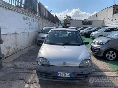 Usata Fiat 600 54 CV (39 kW) 2005 Grigio Berlina