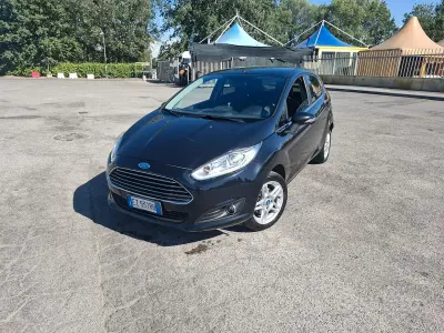 Usata Ford Fiesta 95 CV (69 kW) 2015 Nero Utilitaria