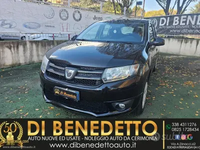 Usata Dacia Sandero Lauréate 75 CV (55 kW) 2013 Berlina