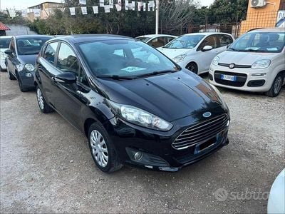 Usata Ford Fiesta 96 CV (70 kW) 2013 Nero Utilitaria