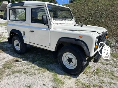 Usata Land Rover Defender 86 CV (63 kW) 1990 Bianco SUV
