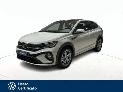 Usata VW Taigo R-line 110 CV (80 kW) 2022 Grigio / pastello SUV