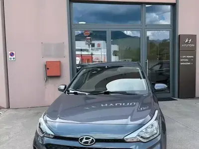 Usata Hyundai i20 75 CV (55 kW) 2019 Grigio Utilitaria