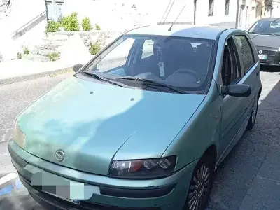 Usata Fiat Punto 60 CV (44 kW) 1999 Verde Berlina