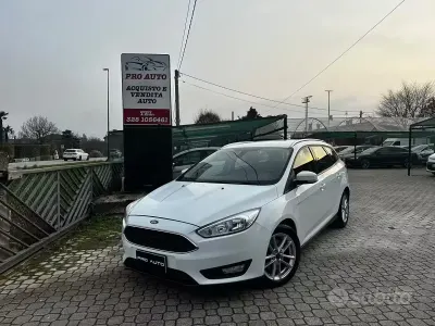 Usata Ford Focus S 150 CV (110 kW) 2015 Bianco Station wagon