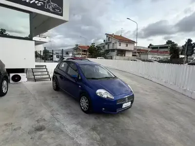 Usata Fiat Grande Punto Dynamic 75 CV (55 kW) 2006 Bluazzurro Utilitaria