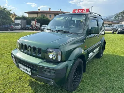 Usata Suzuki Jimny 86 CV (63 kW) 2010 Verde SUV