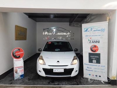 Usata Renault Clio II Dynamique 75 CV (55 kW) 2011 Bianco pastello Berlina