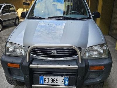 Usata Daihatsu Terios 83 CV (61 kW) 1999 Grigio SUV