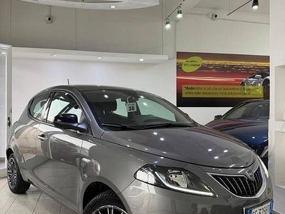 Usata Lancia Ypsilon Gold 69 CV (50 kW) 2021 Grigio Utilitaria