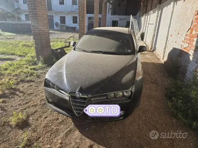 Usata Alfa Romeo 159 140 CV (102 kW) 2007 Nero Station wagon