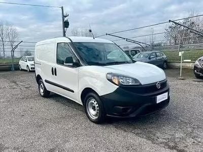 Usata Fiat Doblò Business 105 CV (77 kW) 2021 Bianco Monovolume