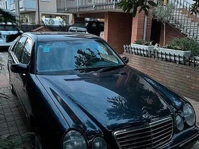 Usata Mercedes E200 Avantgarde 163 CV (119 kW) 2001 Berlina