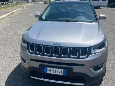 Usata Jeep Compass Limited 140 CV (102 kW) 2018 Grigio SUV